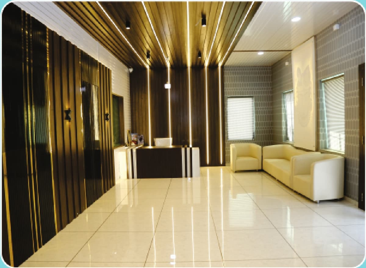 Modern Plant Reception & Foyer